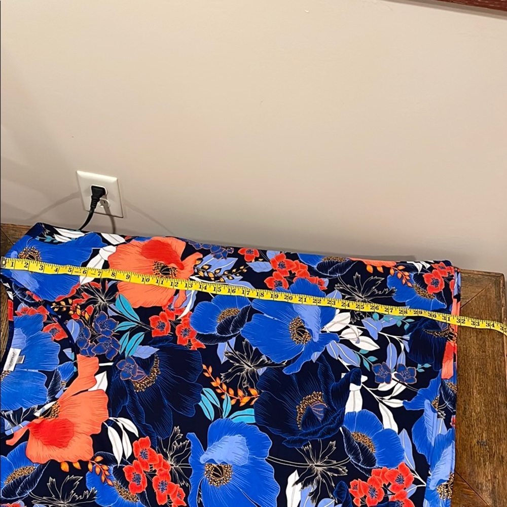 NWOT Avenue Size 30/32 Vibrant Blue and Orange Floral Bell Sleeve Tunic Top - Picture 6 of 9